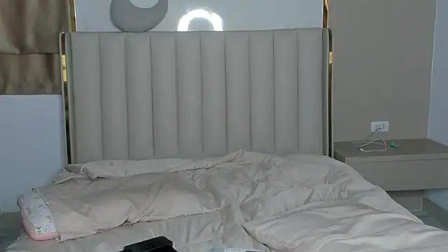 Snapshot of stellaa_quenn chatting on February 18, 12:08 am stellaa quenn online show from February 18, 12:08 am