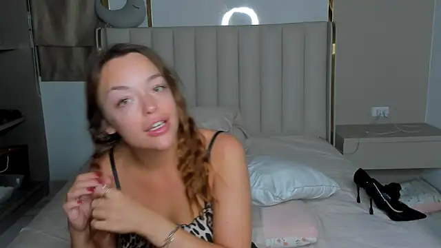 stellaa quenn online show from April 16, 1:12 pm