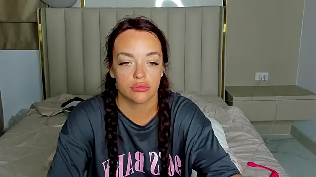 Snapshot of stellaa_quenn chatting on June 10, 12:39 pm stellaa quenn online show from June 10, 12:39 pm