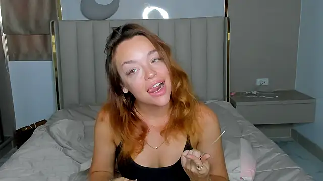 stellaa quenn online show from March 13, 12:15 am