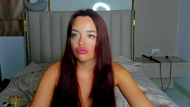 Snapshot of stellaa_quenn chatting on June 8, 12:05 am stellaa quenn online show from June 8, 12:05 am