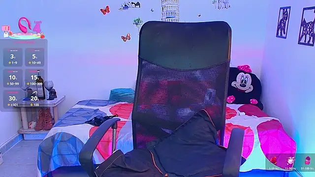 Kristin    online show from February 25, 3:07 am