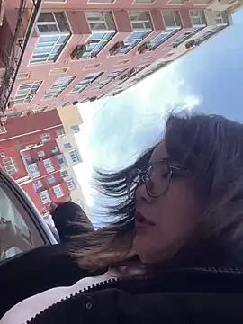 Snapshot of Youyou_12 chatting on February 13, 4:45 am Youyou 12 online show from February 13, 4:45 am