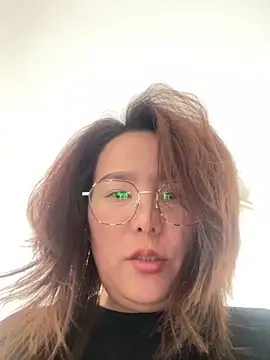 Snapshot of Youyou_12 chatting on February 6, 6:53 am Youyou 12 online show from February 6, 6:53 am