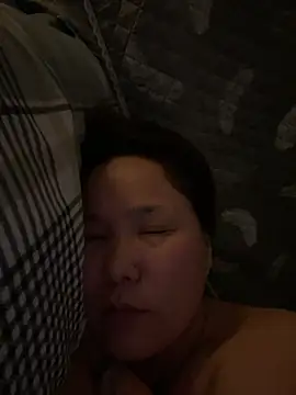 Snapshot of Youyou_12 chatting on February 11, 7:58 pm Youyou 12 online show from February 11, 7:58 pm