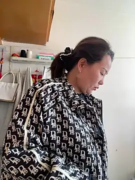 Youyou 12 online show from April 14, 12:37 am