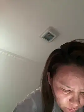 Snapshot of Youyou_12 chatting on February 10, 2:10 am Youyou 12 online show from February 10, 2:10 am