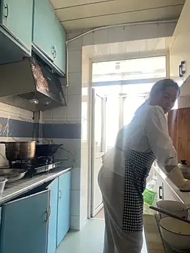 Youyou 12 online show from March 27, 5:27 am