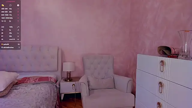 TarynPalek online show from April 3, 8:21 am