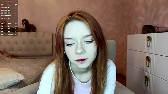 Snapshot of TarynPalek chatting on March 3, 6:42 am TarynPalek online show from March 3, 6:42 am