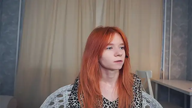 Snapshot of TarynPalek chatting on February 12, 6:35 am TarynPalek online show from February 12, 6:35 am