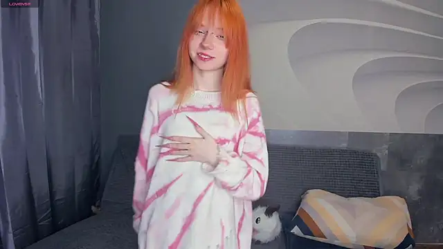 TarynPalek online show from May 15, 8:45 am