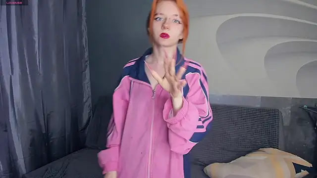 TarynPalek online show from May 21, 7:06 am
