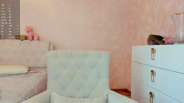 TarynPalek online show from March 11, 7:46 am