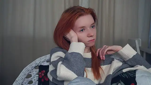 Snapshot of TarynPalek chatting on February 18, 6:44 am TarynPalek online show from February 18, 6:44 am