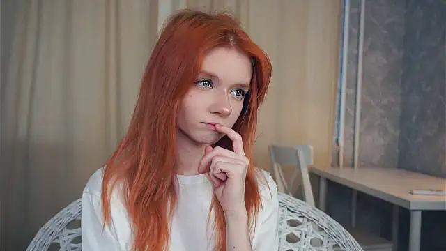 Snapshot of TarynPalek chatting on February 11, 6:46 am TarynPalek online show from February 11, 6:46 am