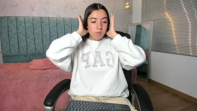 Tara Parker online show from February 13, 1:11 pm