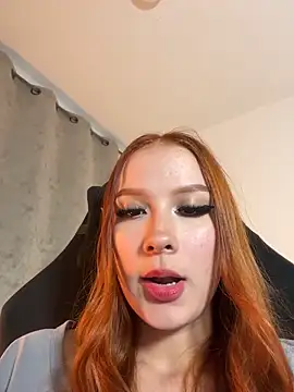 Snapshot of Sophie_K chatting on June 4, 12:48 am Sophie K online show from June 4, 12:48 am