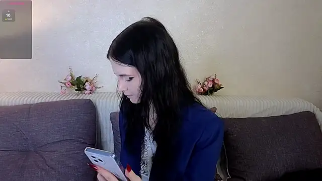 Snapshot of Glow_hollow chatting on March 12, 4:29 am Glow hollow online show from March 12, 4:29 am