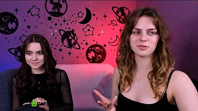 laurenmurrr online show from April 12, 11:02 am