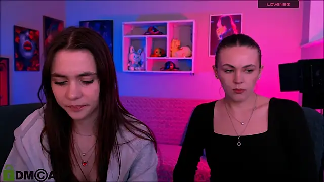 laurenmurrr online show from April 25, 9:34 am