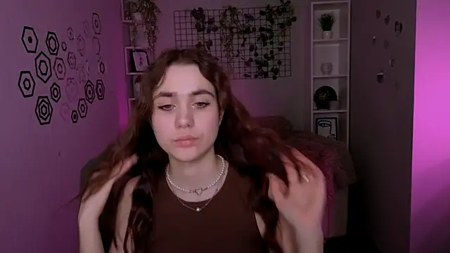 laurenmurrr online show from May 7, 11:24 am