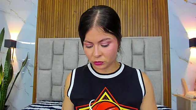 Scarlet Rosexx online show from April 2, 11:00 pm