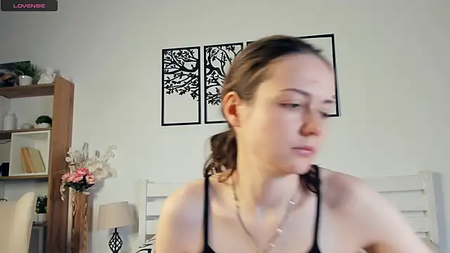 MalvinaTrafford online show from April 23, 8:21 pm
