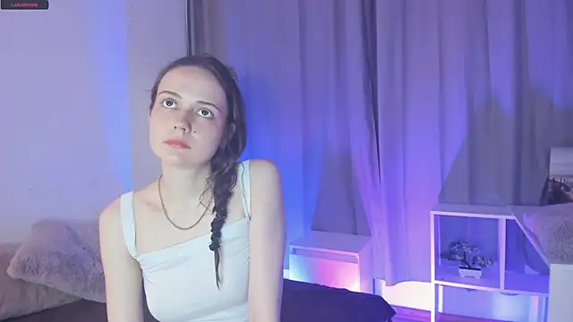 MalvinaTrafford online show from May 22, 2:15 pm