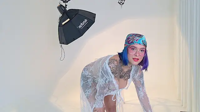annie hawk online show from July 10, 8:58 am