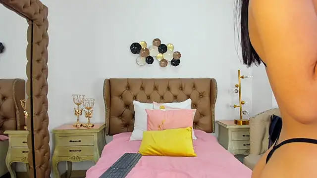 maria 09  online show from April 16, 7:14 pm