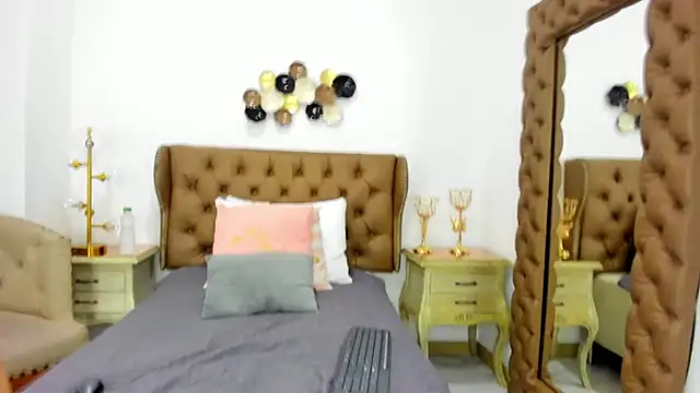 maria 09  online show from March 23, 6:41 pm