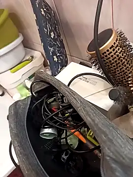 Snapshot of RedDadd86 chatting on February 23, 2:35 am RedDadd86 online show from February 23, 2:35 am