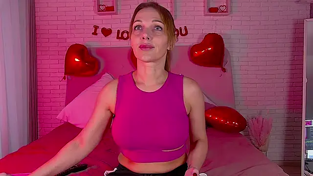 Snapshot of TatiBugati chatting on February 12, 6:13 am TatiBugati online show from February 12, 6:13 am