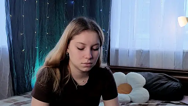 JadwigaTagliavia online show from April 5, 10:44 am