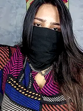 Snapshot of Cute_G chatting on May 2, 8:03 pm Cute G online show from May 2, 8:03 pm