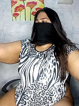 Snapshot of Cute_G chatting on May 8, 1:09 am Cute G online show from May 8, 1:09 am