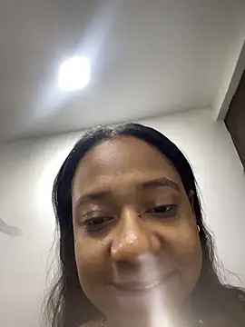 amara queen  online show from May 1, 3:11 am