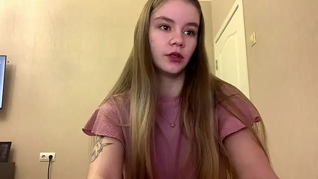 Snapshot of AgnesShy_ chatting on February 24, 7:31 am AgnesShy online show from February 24, 7:31 am