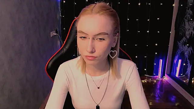 crybambi online show from February 12, 7:08 am