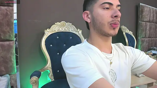 Snapshot of Apolo_Gray chatting on March 3, 2:46 pm Apolo Gray online show from March 3, 2:46 pm