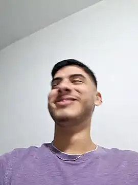 Snapshot of Apolo_Gray chatting on February 7, 5:26 am Apolo Gray online show from February 7, 5:26 am