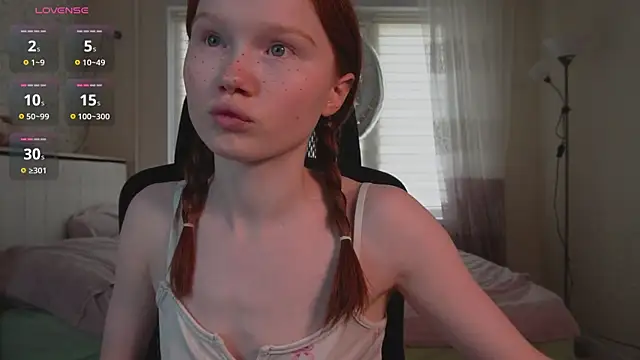 Snapshot of Nellie_baby chatting on June 29, 11:10 am Nellie baby online show from June 29, 11:10 am