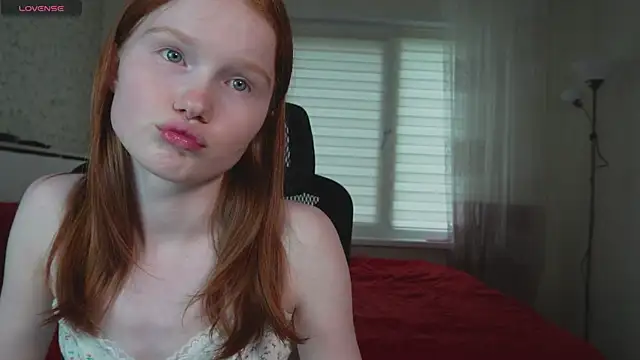 Snapshot of Nellie_baby chatting on July 17, 12:13 pm Nellie baby online show from July 17, 12:13 pm