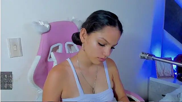 isa kolins online show from April 9, 3:29 pm