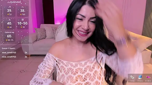 Snapshot of scarlett_brooks chatting on June 18, 11:15 am scarlett brooks online show from June 18, 11:15 am