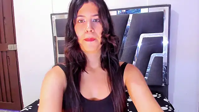 SamanthaHill  online show from February 13, 8:09 pm