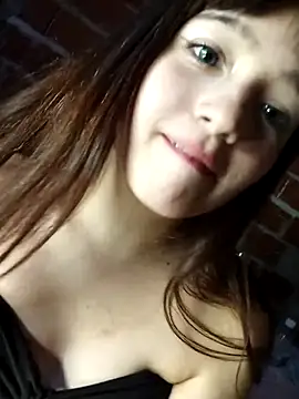 dieciochoyundia online show from February 24, 1:28 am