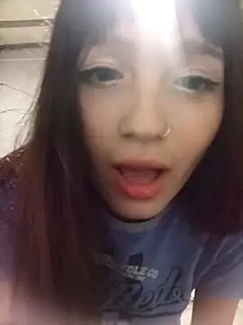 dieciochoyundia online show from March 2, 12:44 am