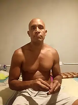 Snapshot of djmorenoo chatting on February 28, 5:29 am djmorenoo online show from February 28, 5:29 am